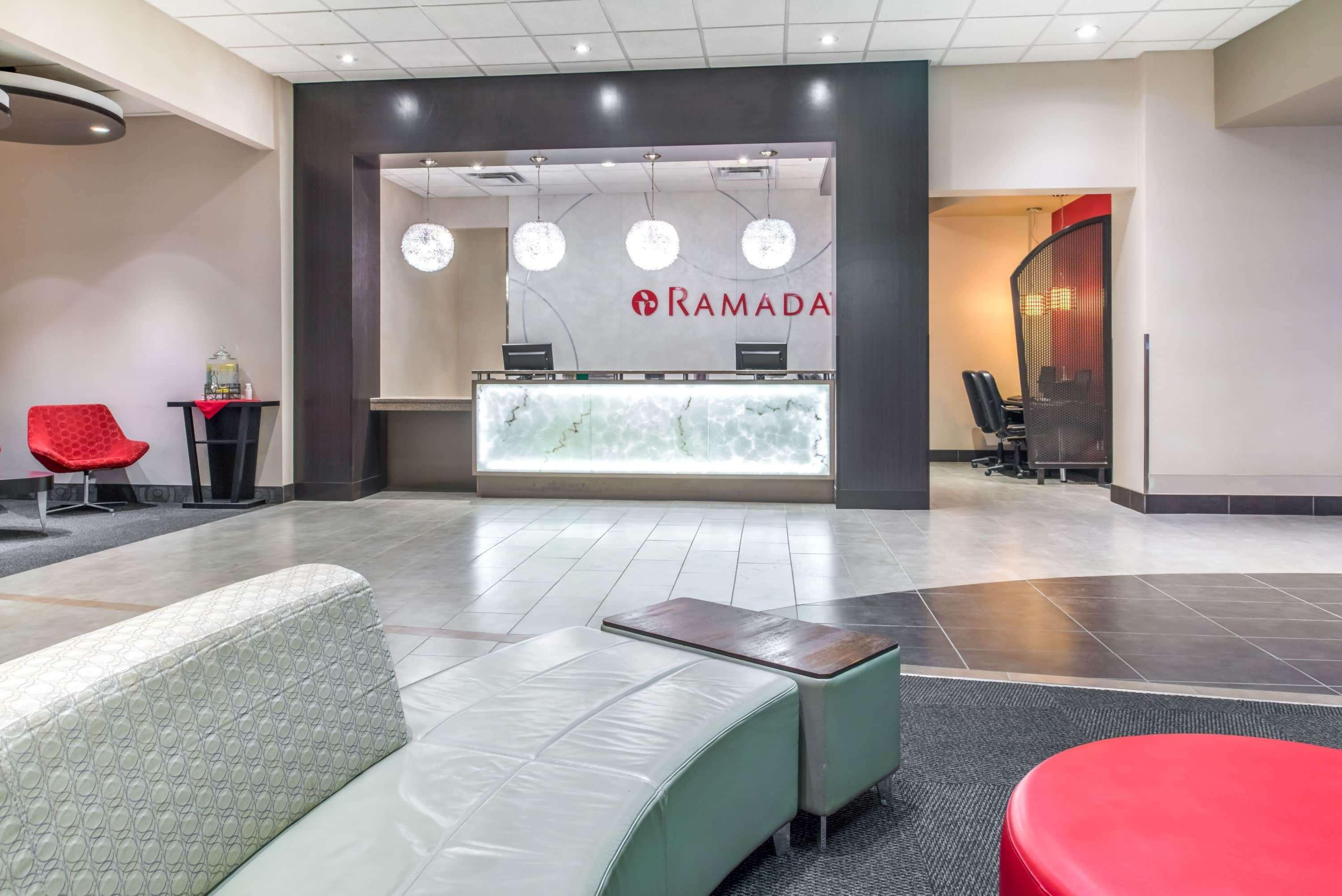 Ramada By Wyndham Saskatoon Hotel Exterior photo