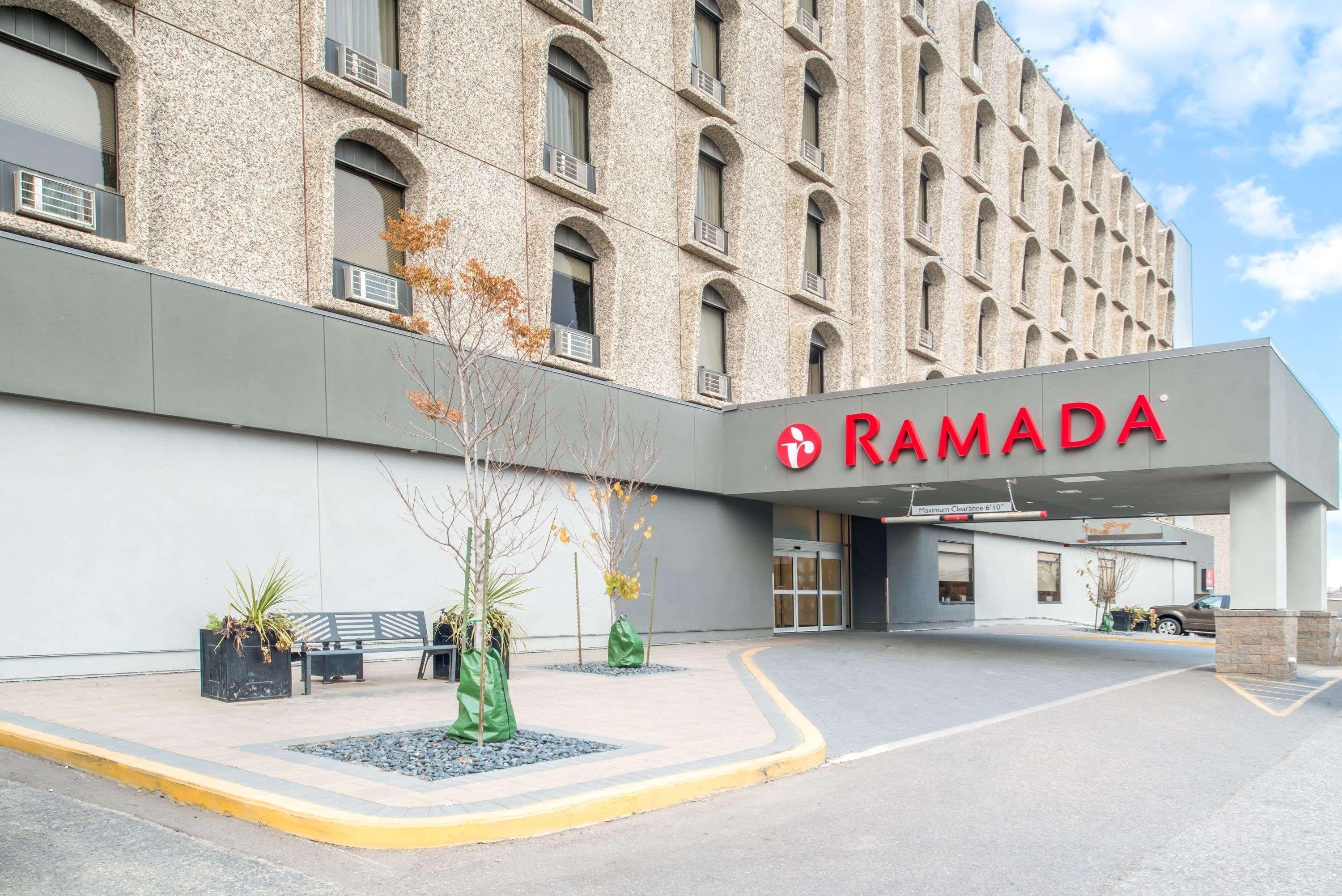 Ramada By Wyndham Saskatoon Hotel Exterior photo